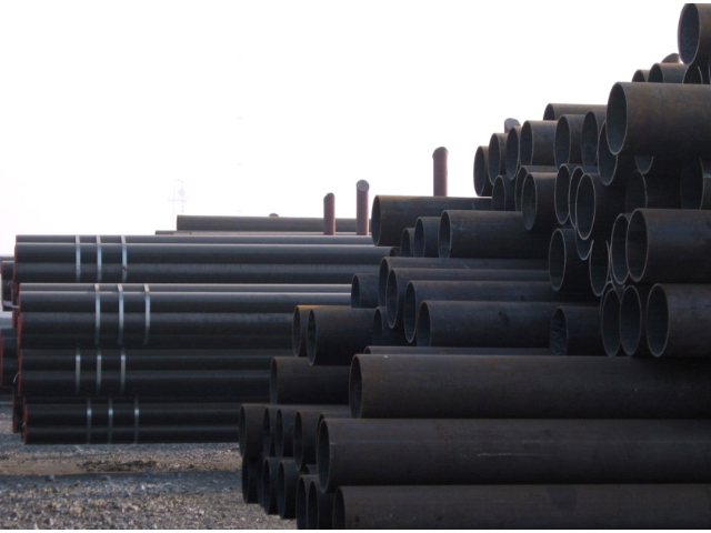 中国石化首款智能加油机器人在南宁投入试运行