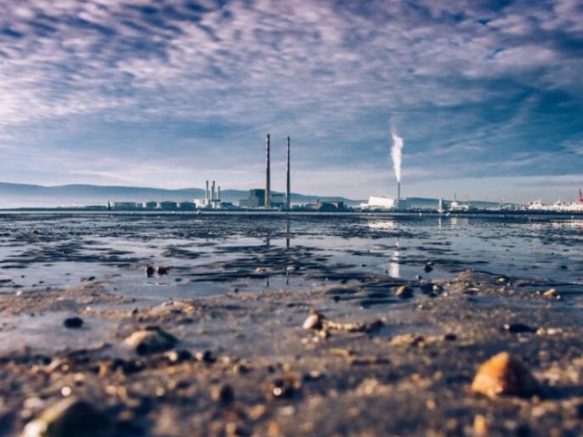 巴菲特离全面收购西方石油还有多远？